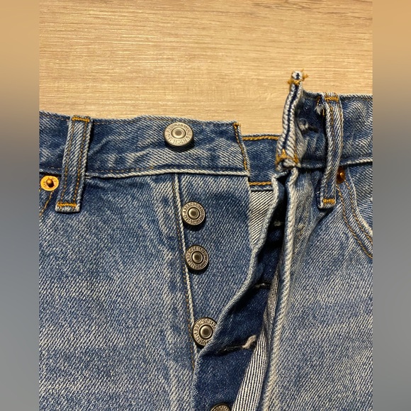 Abercrombie & Fitch High Rise Shorts (24) - Picture 4 of 5